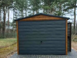 Blechgarage, einzelner Giebel, holzähnliche goldene Eiche, Flügeltor, Graphittür