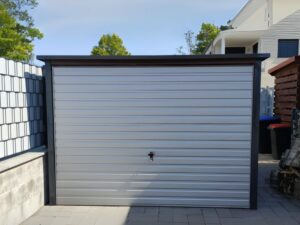 Blechgarage, Schräge nach hinten, Blech-Einzelgarage, grau, Schwingtür
