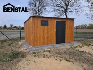 Blechgarage-Gartenhaus-holzaehnliche-goldene-Eiche-nach-hinten-geneigt
