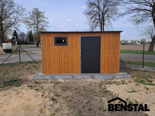 Blechgarage-Gartenhaus-holzaehnliche-goldene-Eiche-nach-hinten-geneigt
