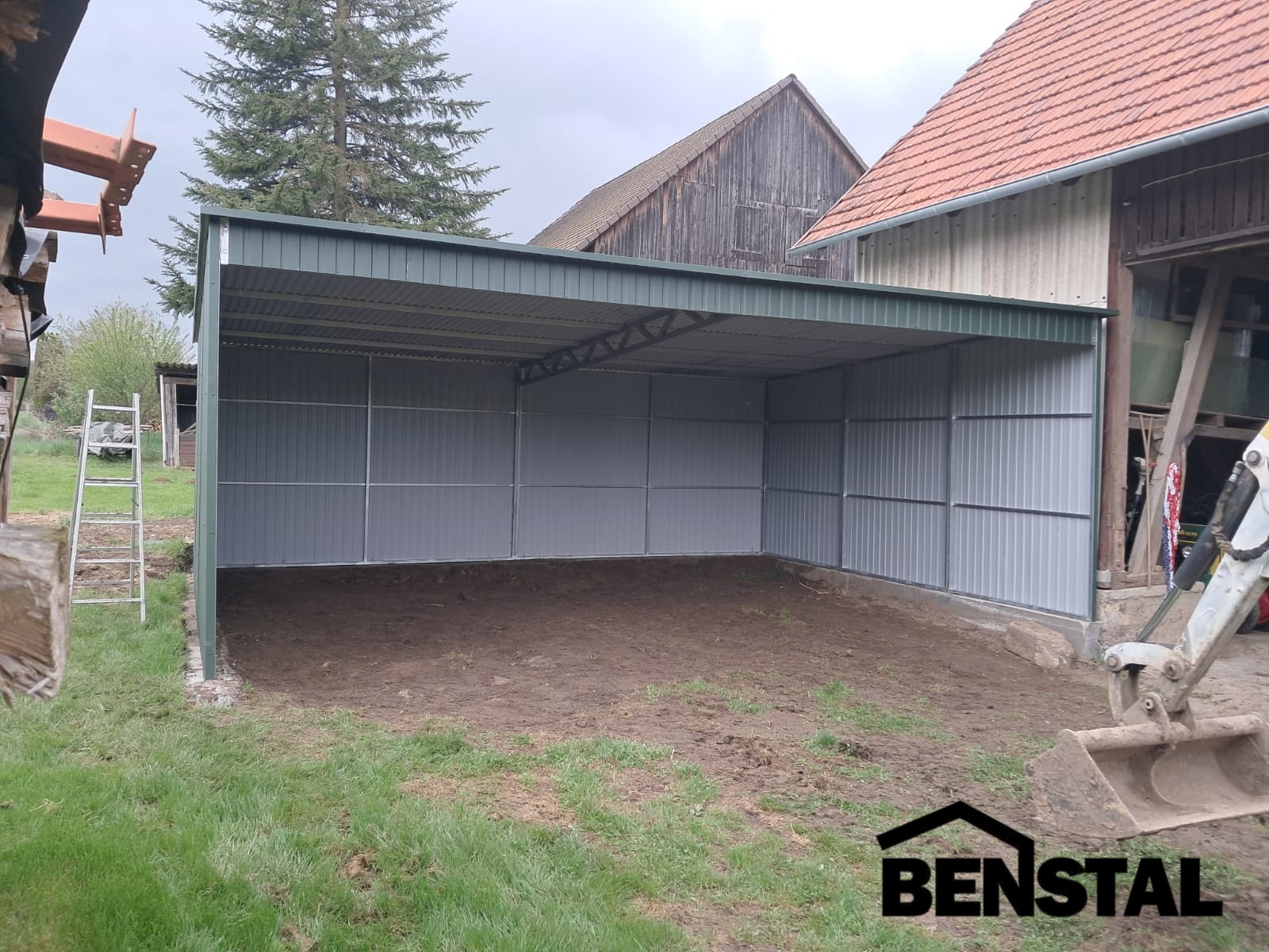 Carport-Gefaelle-nach-hinten-Blechgarage-8x6-gruen