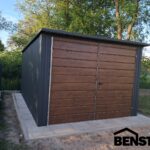 Einzelgarage aus Blech, Gefälle nach hinten, Graphitfarbe, zweiflügeliges Tor
