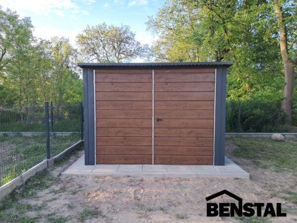 Einzelgarage aus Blech, Gefälle nach hinten, Graphitfarbe, zweiflügeliges Tor